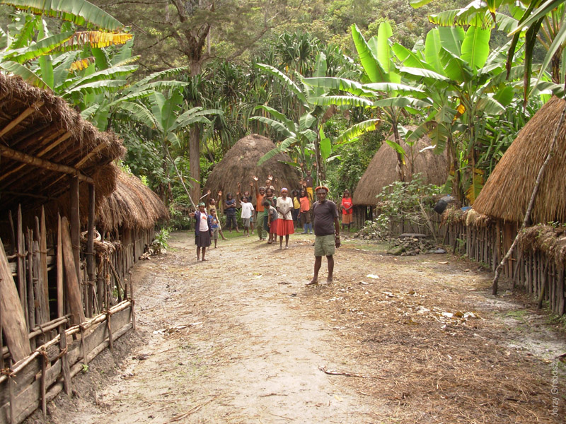 090505-094956_papua