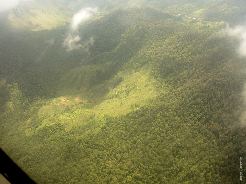 090510-120344_papua