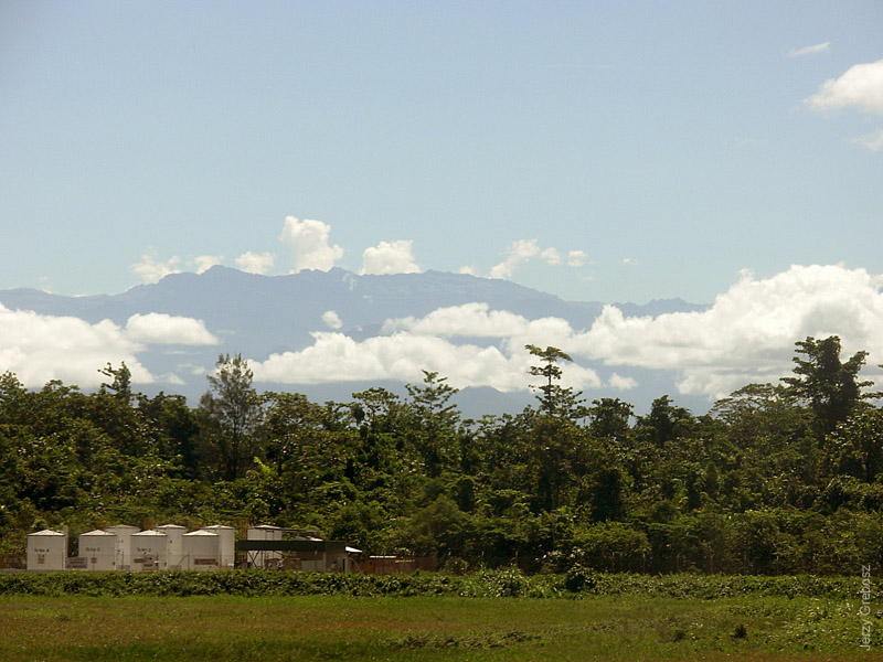 090511-103718_papua